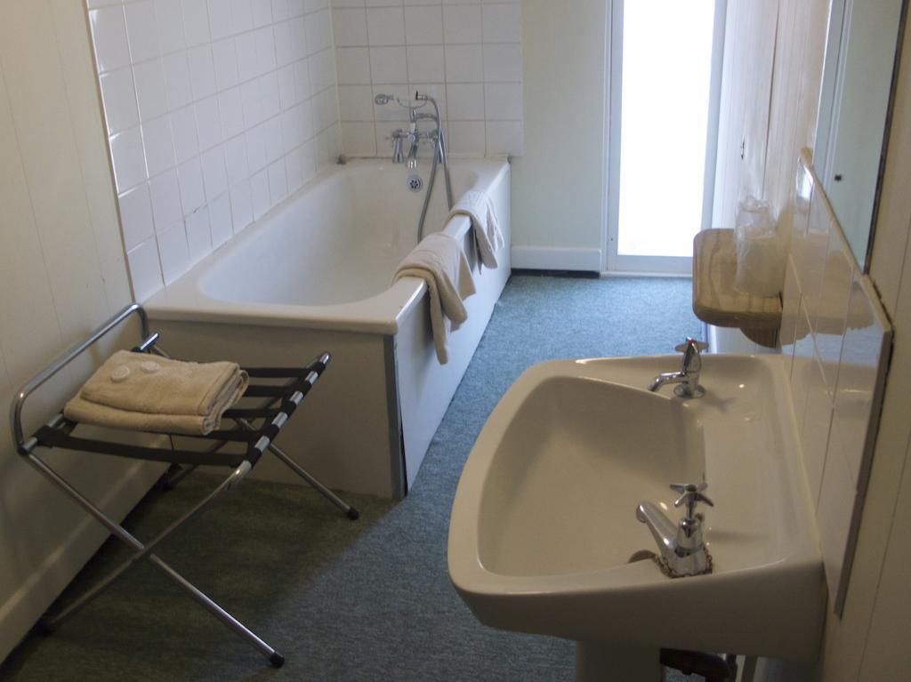 Calverts Hotel - Newport, Isle Of Wight ห้อง รูปภาพ